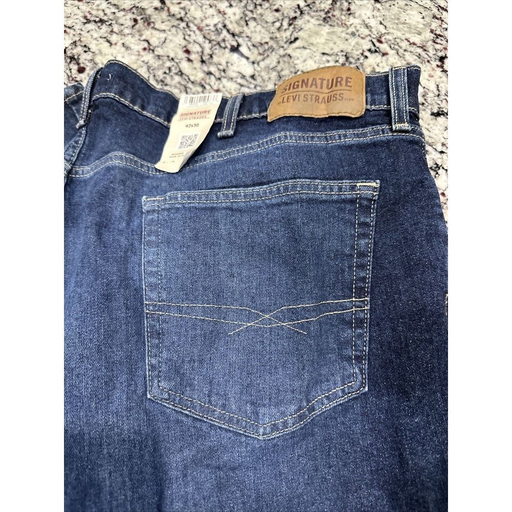 New With Tag‎ Levi Signature Relaxed Fit Jeans Men's Size 42 x 30 Dark Blue Wash